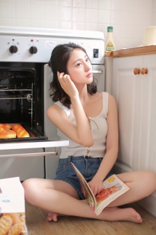 娇妻笫一次被多p(范廷钰)